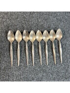 Oneida Community stainless flatware  Of 8 Teaspoons
